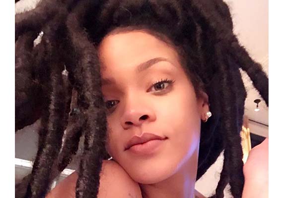 People : encore un changement de look pour Rihanna