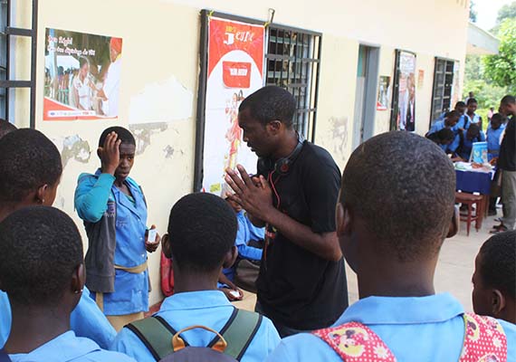 La célébration du « mois du VIH » dans nos lycées et collèges