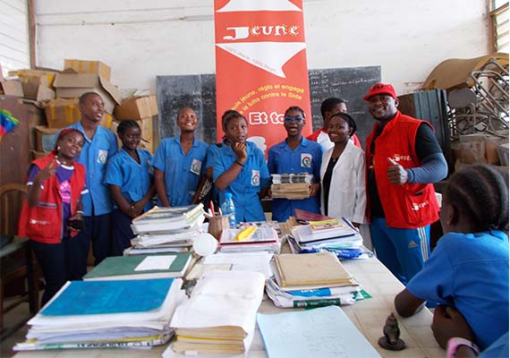 Réseau Réglo 2016-2017 : 100%Jeune Labellise des clubs scolaires à Douala