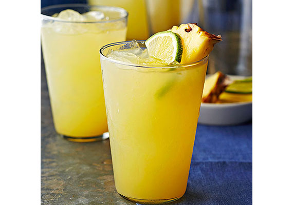 Cocktail pineapple ginger