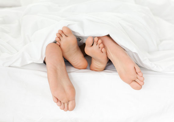 Sexualité précoce : les facteurs qui influencent et incitent les jeunes