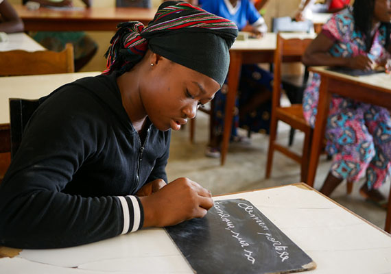 How to reduce young girls’ school dropouts in Cameroon?