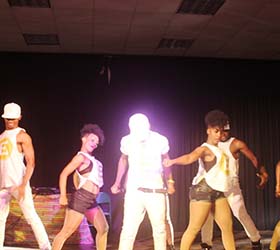 Show : Magasco enflamme le Centre Culturel Camerounais.