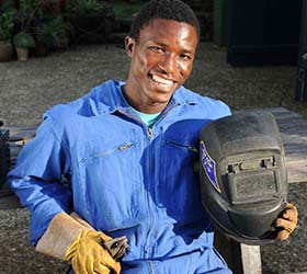 Williams Kemadjou Tchatchoua, sacré médaille d’or du  meilleur ouvrier en métallerie de Bretagne