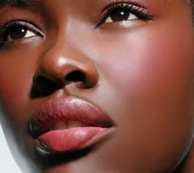 How to make your lips look brighter